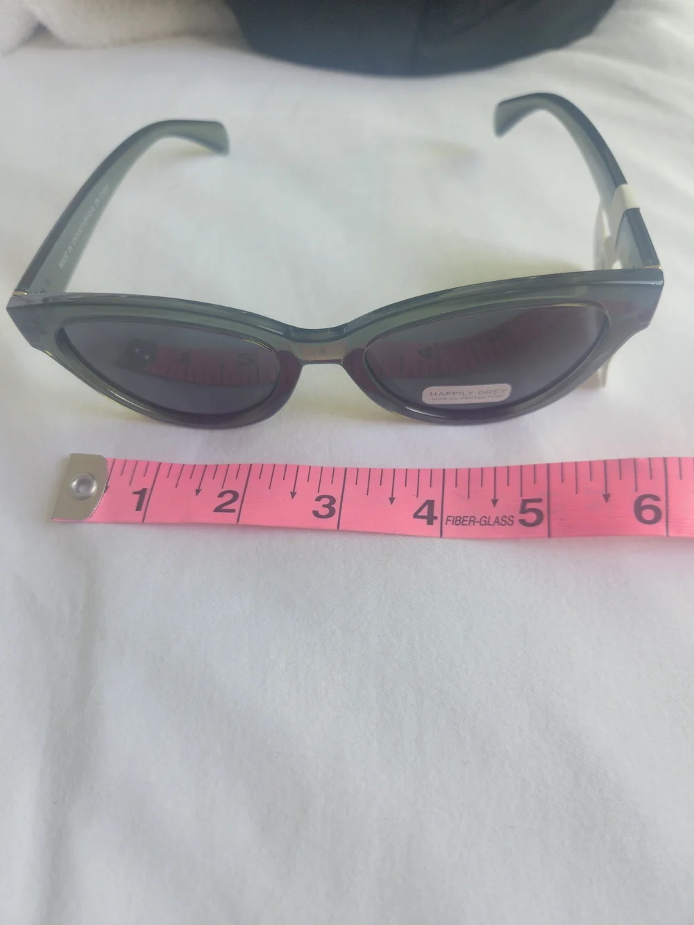 Happily Grey Women's Olive Green Translucent Cat-Eye Sunglasses